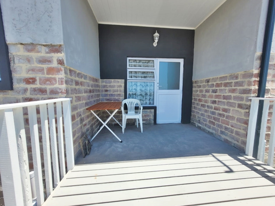 To Let 4 Bedroom Property for Rent in Oceanview Heights Western Cape
